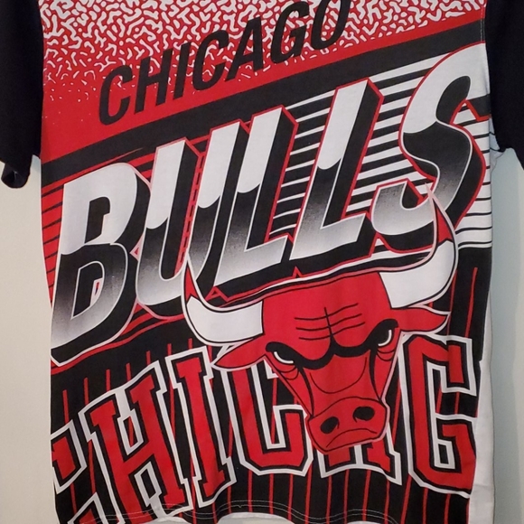 Nba brand Chicago Bulls shirt size large! - Picture 2 of 5
